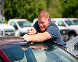 Removing windshield for replacement